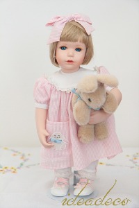 빈티지 포슬린 doll 토끼인형을 안고 있는 Kaitlyn