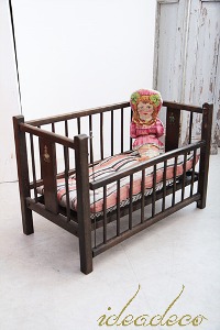 앤틱 영국 Doll Bed와 패브릭 Doll set
